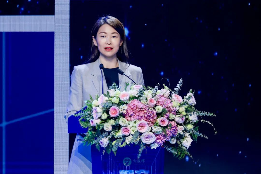 &ldquo;元音#東方&rdquo;第十二屆&ldquo;大浪杯&rdquo;中國女裝設計大賽圓滿收官，作品《逍遙詩學》贏得&ldquo;金浪獎&rdquo;20萬，大賽虛擬代言人&ldquo;唯我&rdquo;驚艷亮相！