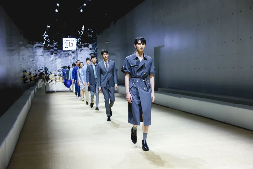  突破與自由，民族服裝定制品牌隆慶祥2023春夏新品發布會&ldquo;自由之境&rdquo;圓滿舉行