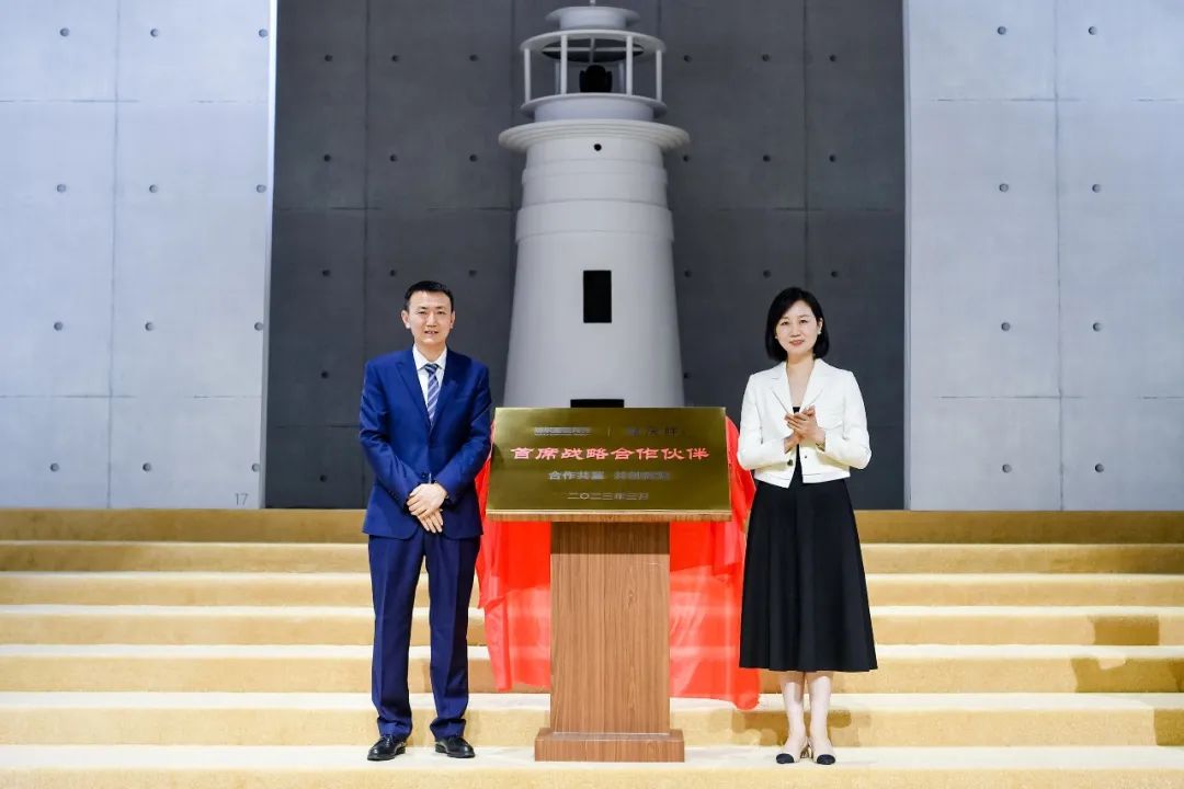  突破與自由，民族服裝定制品牌隆慶祥2023春夏新品發布會&ldquo;自由之境&rdquo;圓滿舉行