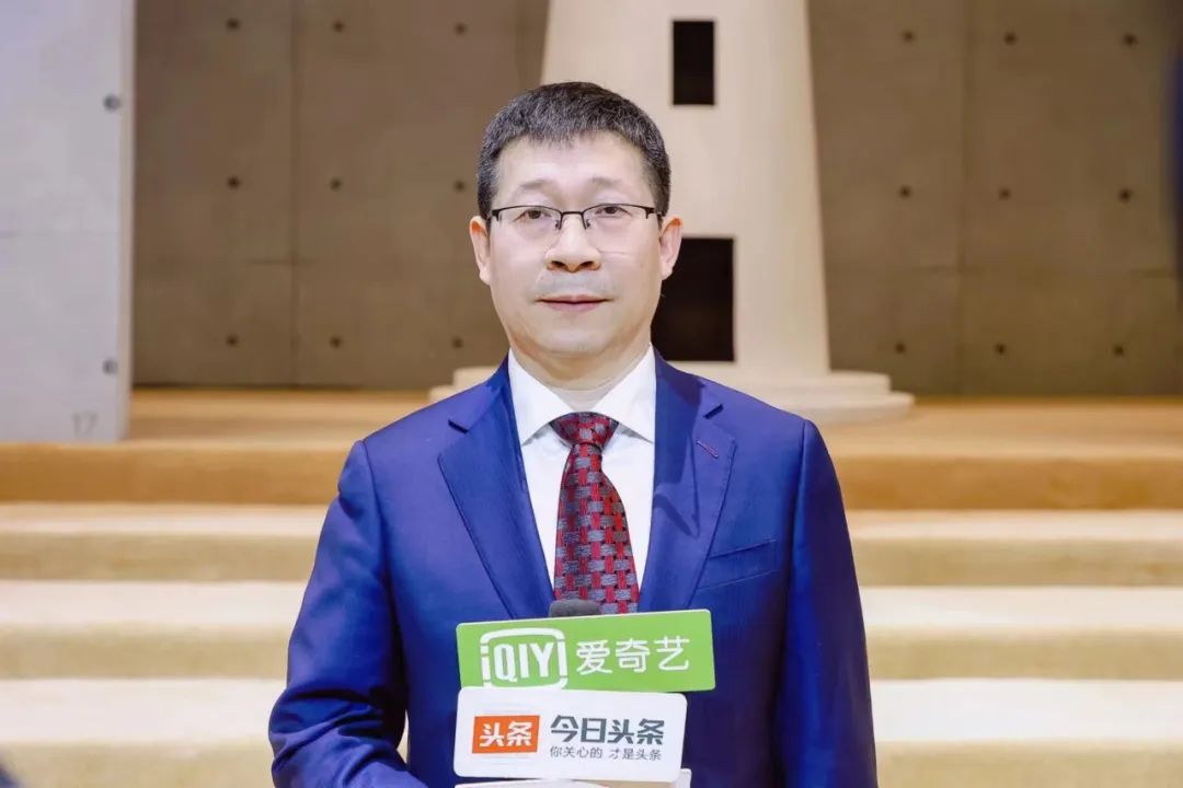  突破與自由，民族服裝定制品牌隆慶祥2023春夏新品發布會&ldquo;自由之境&rdquo;圓滿舉行