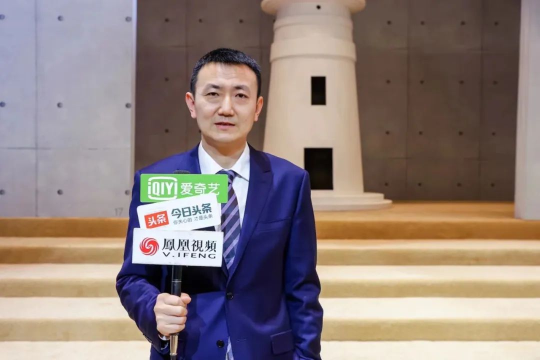  突破與自由，民族服裝定制品牌隆慶祥2023春夏新品發布會&ldquo;自由之境&rdquo;圓滿舉行