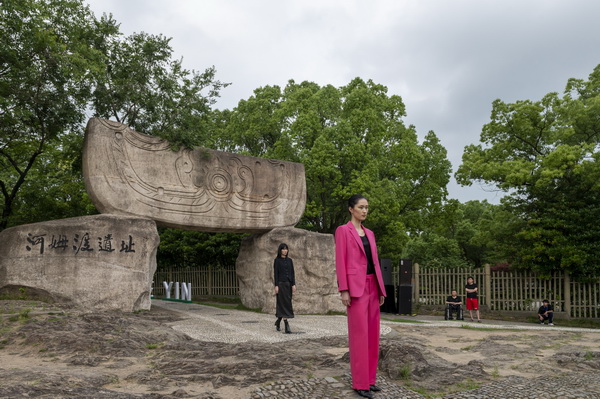 “CHOICE YIN”驚艷河姆渡,演繹遠古文明與現代時尚與的對話