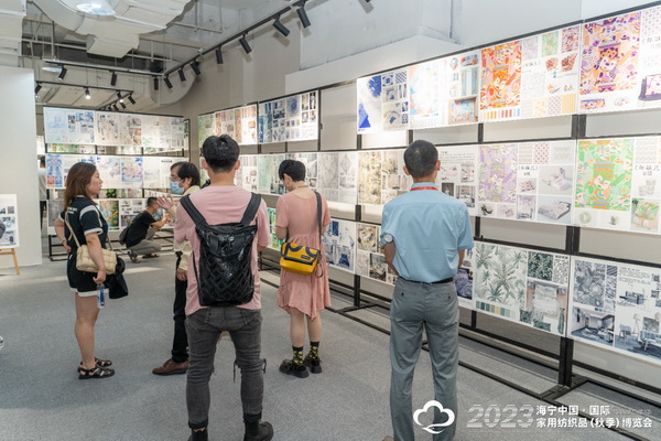 “智造讓家更美好”--2023海寧中國(guó)·國(guó)際家用紡織品(秋季)博覽會(huì)在浙江海寧許村鎮(zhèn)·海寧中國(guó)家紡城盛大開(kāi)幕。