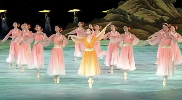 揭秘，亞運會開幕式服裝出處在這，楚艷水墨入詩畫