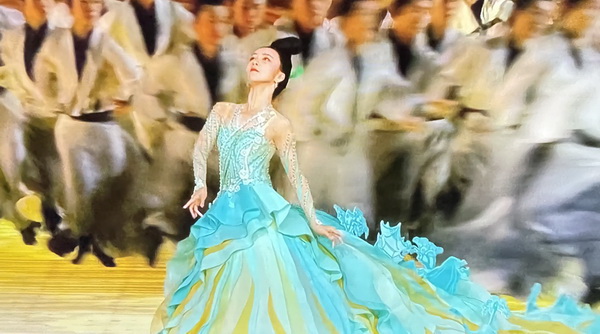 用&ldquo;中國色&rdquo;演繹中國風雅---第19屆亞運會開幕式服裝設計師楚艷特寫