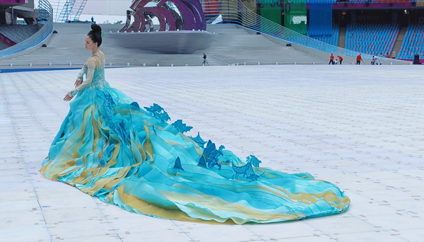 用&ldquo;中國色&rdquo;演繹中國風雅---第19屆亞運會開幕式服裝設計師楚艷特寫