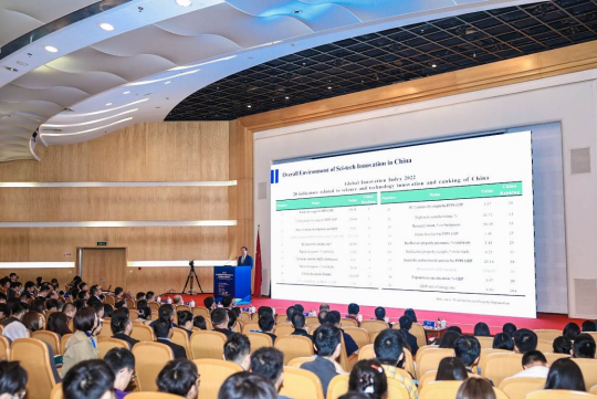 以&ldquo;先進紡織科學與技術&rdquo;為主題的第二屆國際紡織前沿科學與技術大會暨世界紡織大學聯(lián)盟年會在東華大學舉行