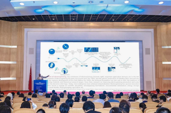 以“先進紡織科學與技術”為主題的第二屆國際紡織前沿科學與技術大會暨世界紡織大學聯(lián)盟年會在東華大學舉行