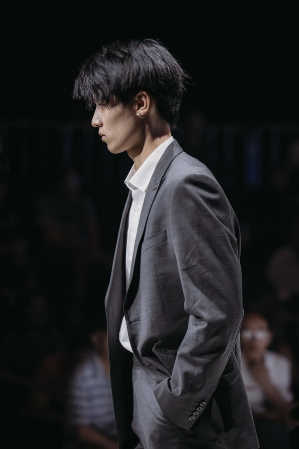 致力于打造民族定制品牌!艾思萊薩新品在天津時裝周圓滿發(fā)布