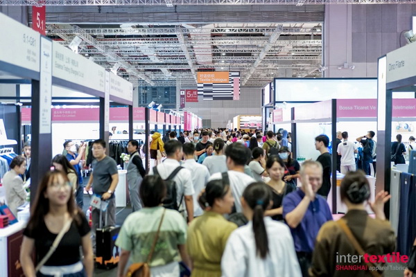 超10萬名觀眾參觀2024intertextile秋冬面輔料展 | 2025上海、深圳兩地三展新程再啟