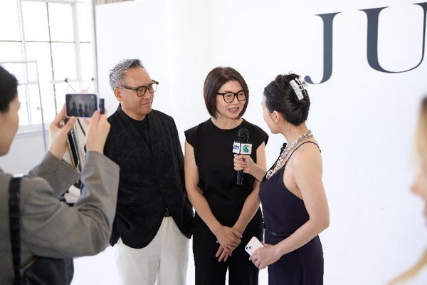 玖姿JUZUI創意總監王陶2025春夏紐約時裝周&ldquo;盛開&rdquo;花樣新中式