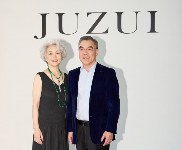 玖姿JUZUI創意總監王陶2025春夏紐約時裝周&ldquo;盛開&rdquo;花樣新中式