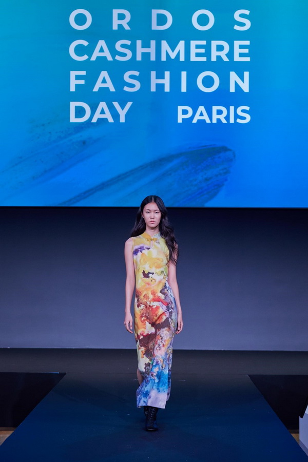 乘風馭海，踏浪而升，鄂爾多斯市羊絨時尚日強勢登陸巴黎時裝周