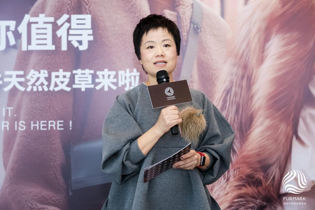 國際毛皮協會IFF定制禮物來襲,是時尚博主們整個愛住的天然皮草單品!