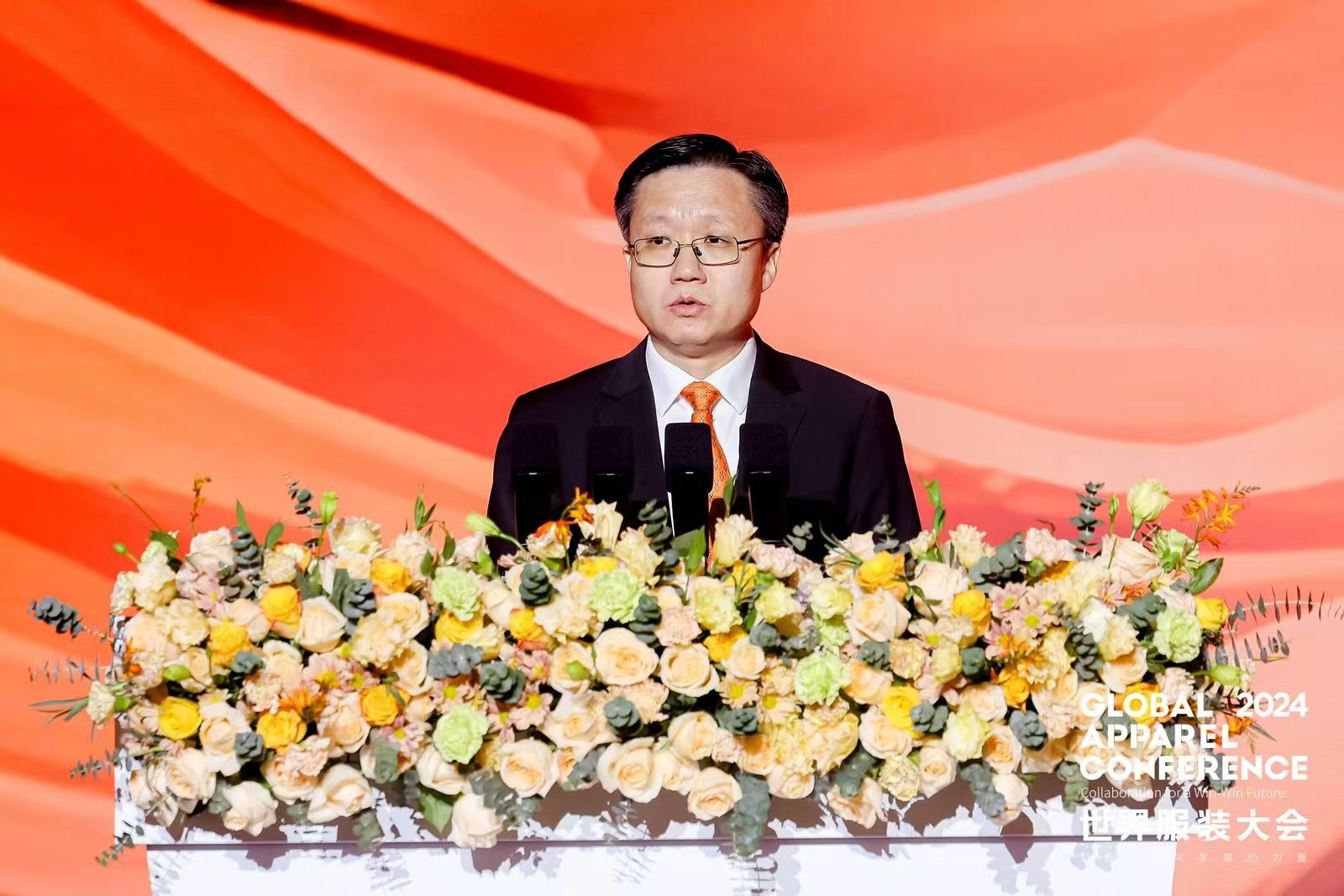 “融和”20個國家和地區(qū)服裝精英,2024世界服裝大會在東莞虎門開幕