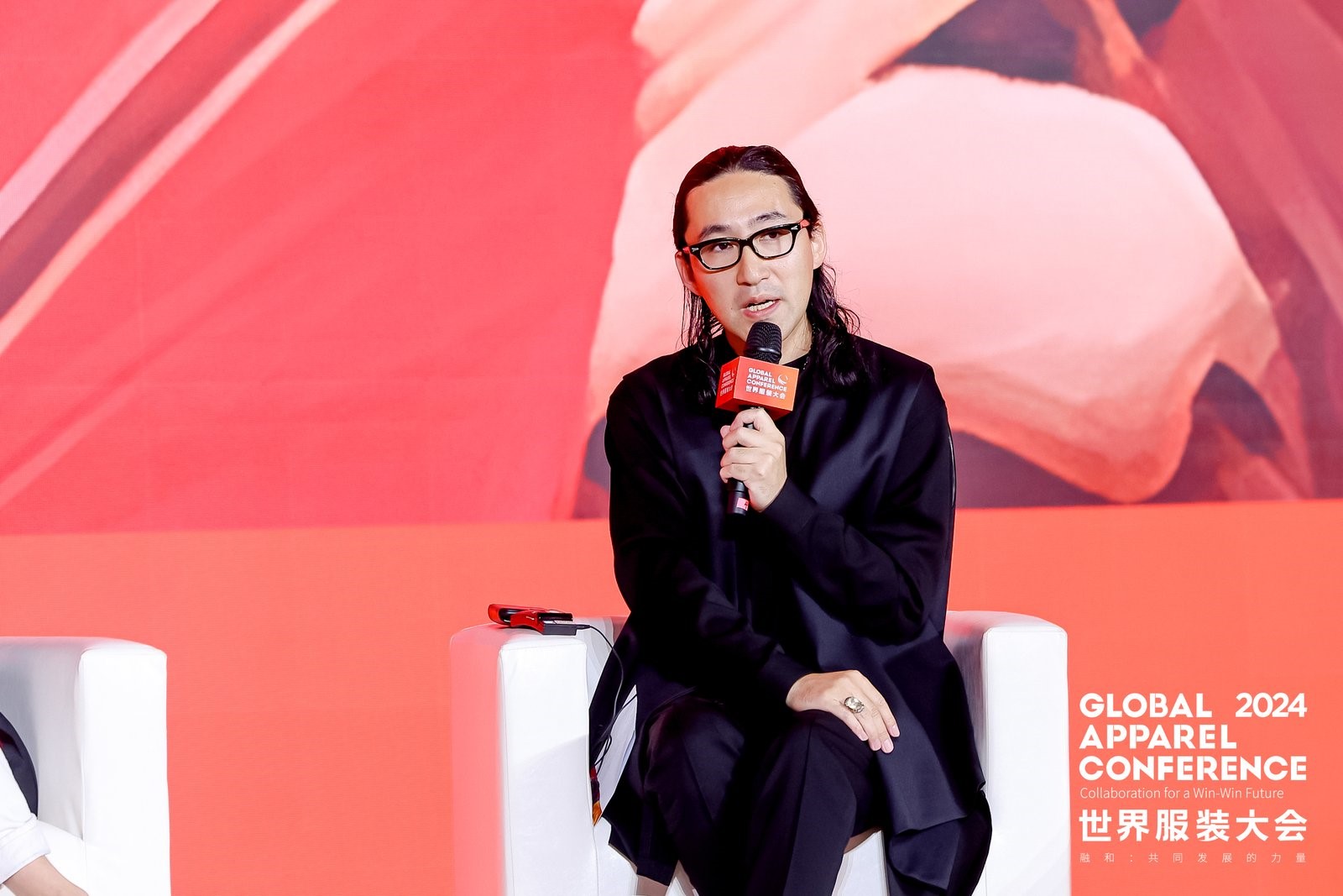 “融和”20個國家和地區(qū)服裝精英,2024世界服裝大會在東莞虎門開幕