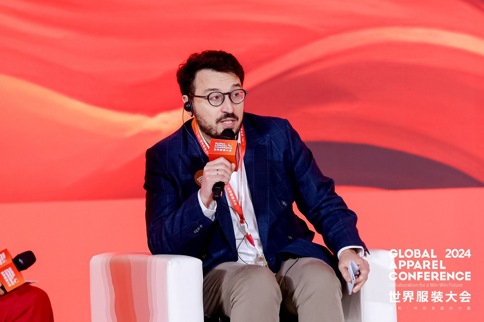 “融和”20個國家和地區(qū)服裝精英,2024世界服裝大會在東莞虎門開幕