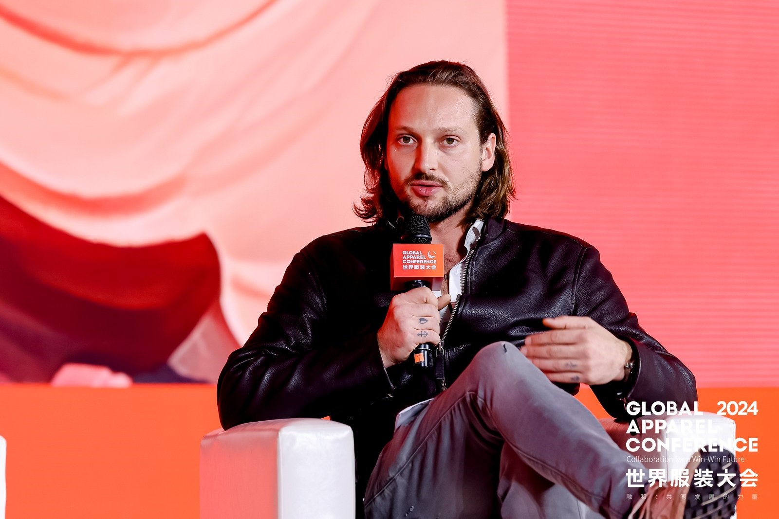 “融和”20個國家和地區(qū)服裝精英,2024世界服裝大會在東莞虎門開幕