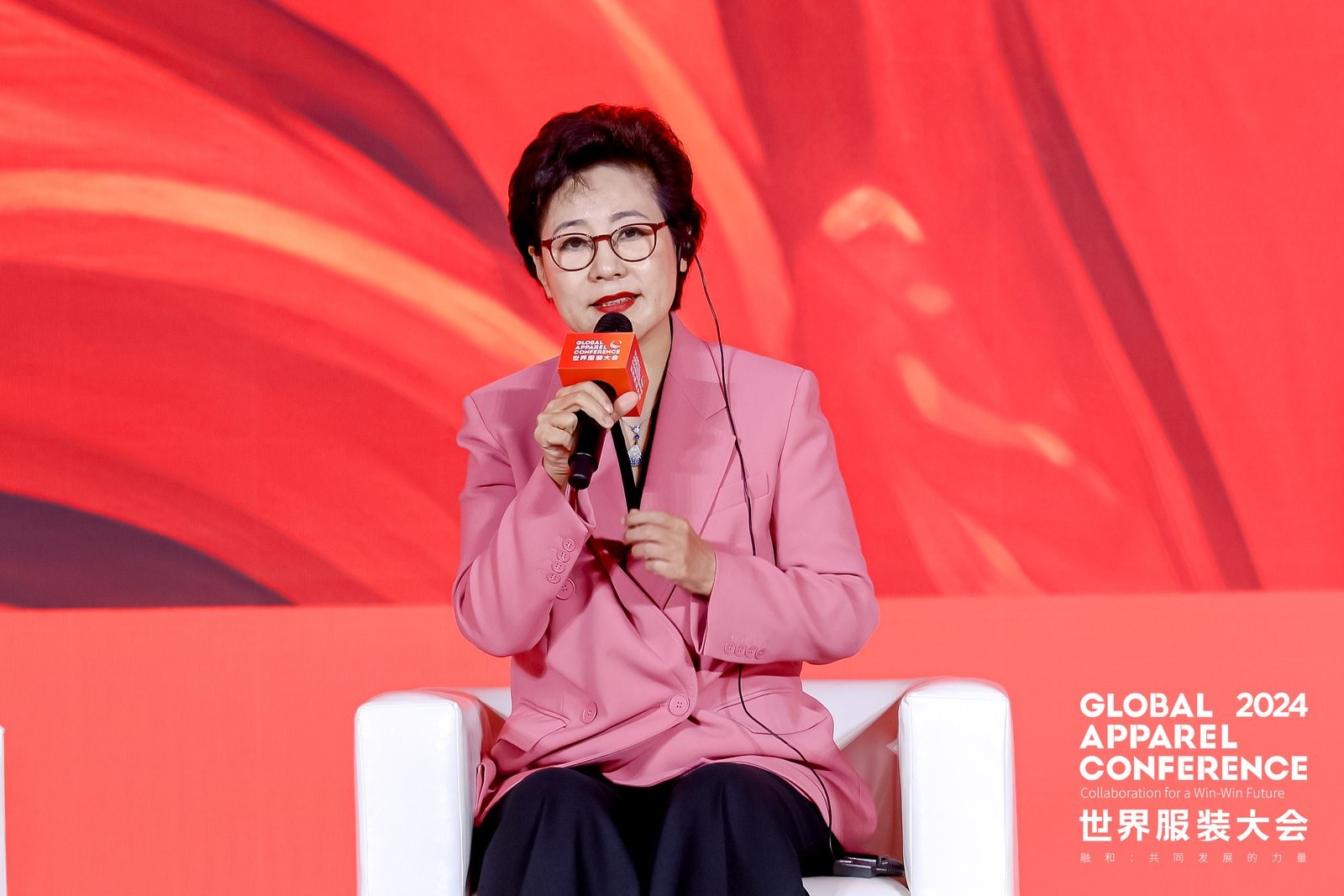 “融和”20個國家和地區(qū)服裝精英,2024世界服裝大會在東莞虎門開幕