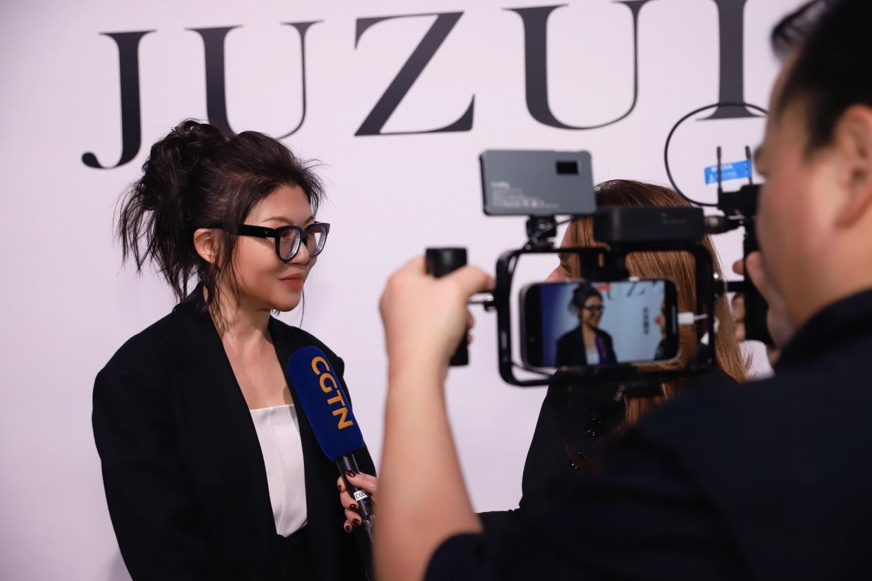 攜手玖姿JUZUI創意總監王陶Taoray Wang 老錢皮草紐約時裝周成新貴