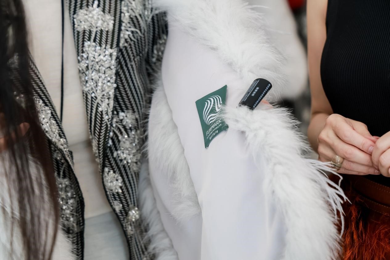 攜手玖姿JUZUI創意總監王陶Taoray Wang 老錢皮草紐約時裝周成新貴