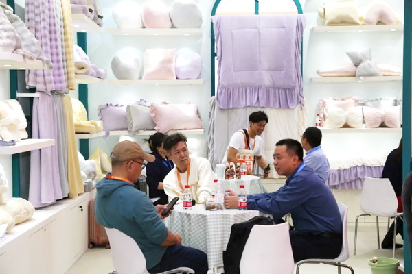 識變應(yīng)變 拓展外貿(mào)新空間！第33屆華東進出口商品交易會盛大開幕