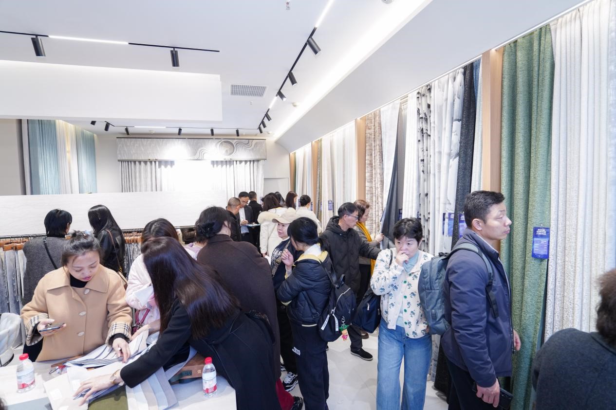 智造織就未來,錦韻潮動全球!2025海寧春季家博會今日啟幕