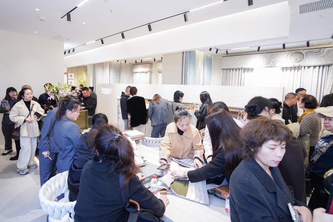 智造織就未來,錦韻潮動全球!2025海寧春季家博會今日啟幕