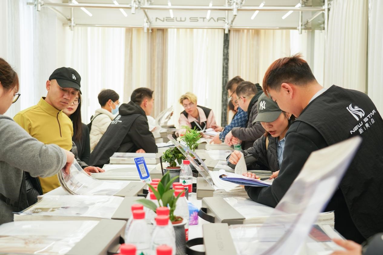 智造織就未來,錦韻潮動全球!2025海寧春季家博會今日啟幕