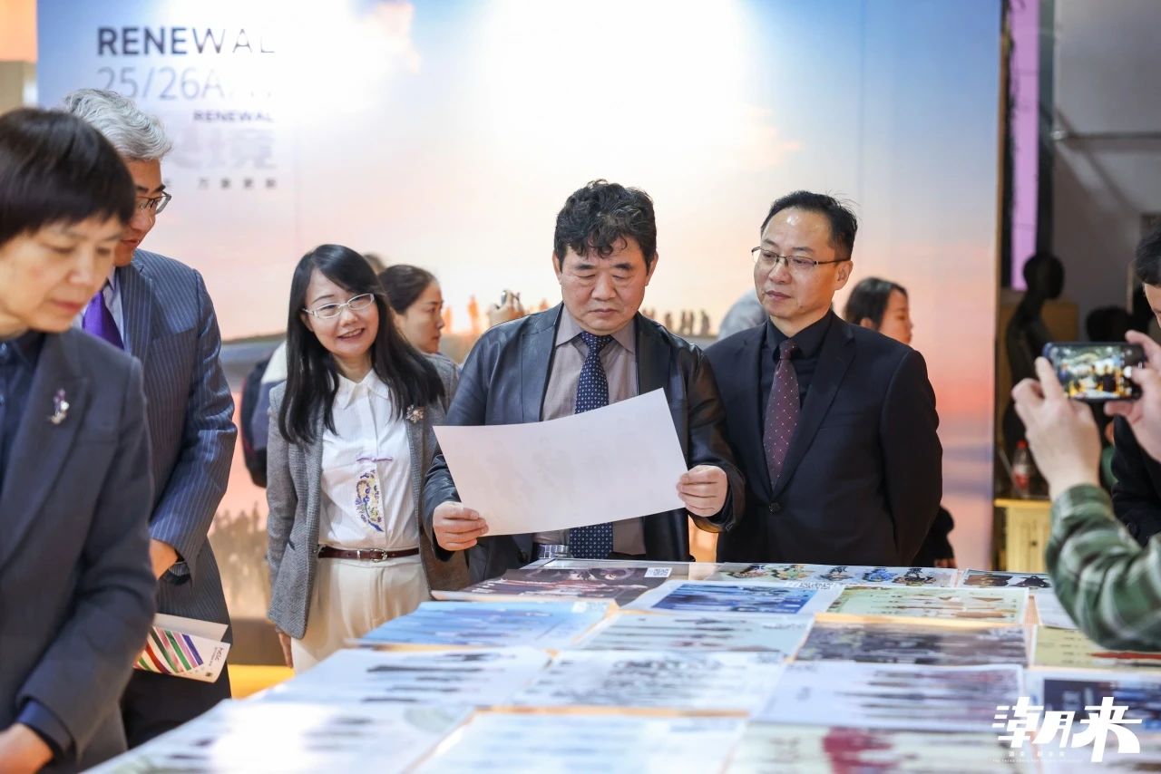 以第二十八屆(2025)“真皮標志杯”設計大賽初賽、潮來·必訂——設計版權交易會、2025海寧優材·新質聯盟聯合展、潮來課堂分享沙龍等系列活動為支點,“海寧時間”再一次撬動千億時尚產業的澎湃動能。