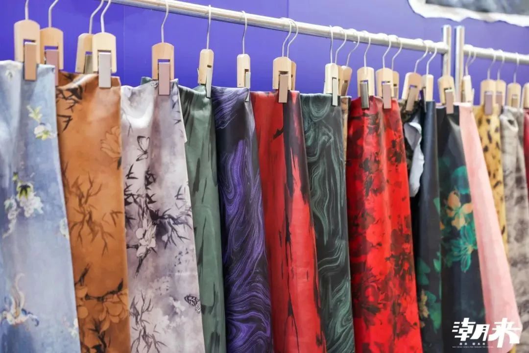 向“心”而生 逐“質”而行 2025海寧中國國際皮革毛皮時裝面輔料展盛大開幕