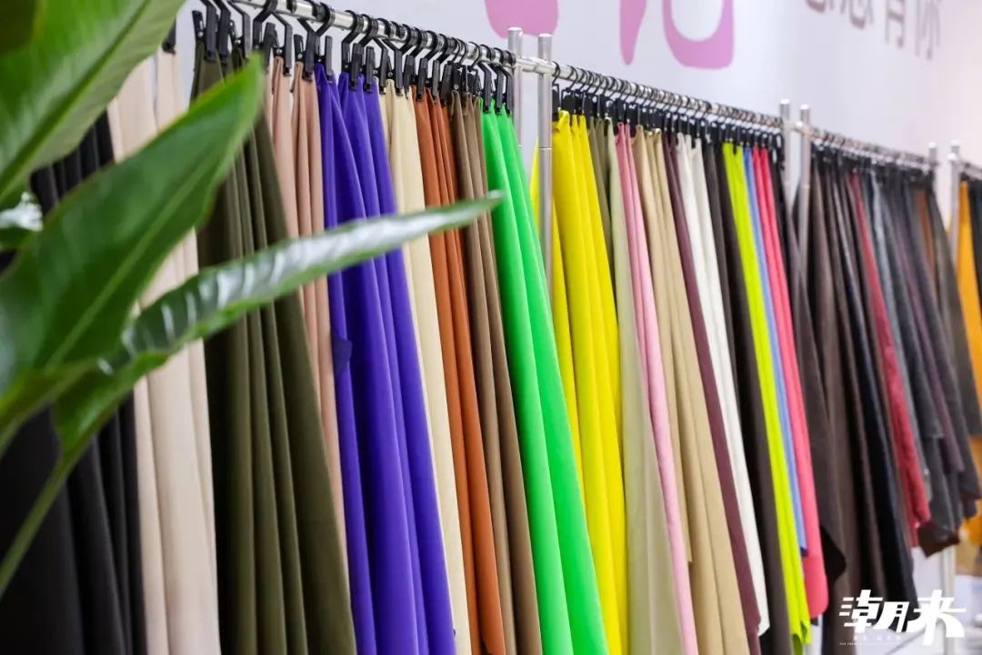 向“心”而生 逐“質”而行 2025海寧中國國際皮革毛皮時裝面輔料展盛大開幕