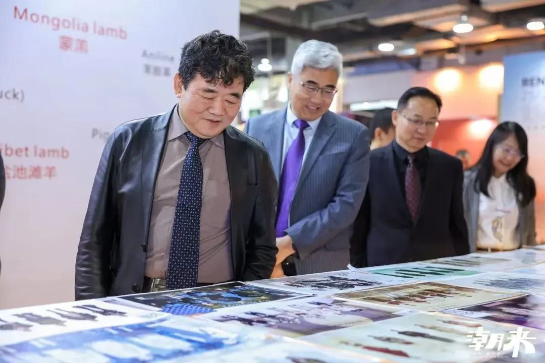 以第二十八屆(2025)“真皮標志杯”設計大賽初賽、潮來·必訂——設計版權交易會、2025海寧優材·新質聯盟聯合展、潮來課堂分享沙龍等系列活動為支點,“海寧時間”再一次撬動千億時尚產業的澎湃動能。