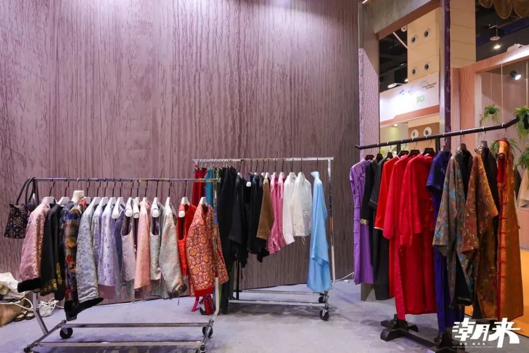 向“心”而生 逐“質”而行 2025海寧中國國際皮革毛皮時裝面輔料展盛大開幕