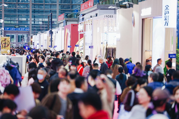 潮涌鵬城,開啟時尚 “超鏈接”丨第30屆FASHION SOURCE時尚之源深圳展、AW25深圳原創時裝周盛大啟幕