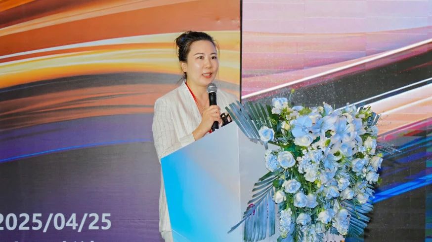 拓展國(guó)內(nèi)市場(chǎng),深化協(xié)同共贏!?2025“絲路柯橋·布滿全球”對(duì)接會(huì)走進(jìn)長(zhǎng)沙