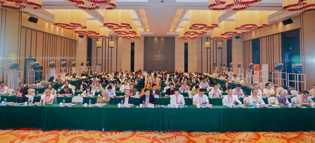 拓展國(guó)內(nèi)市場(chǎng),深化協(xié)同共贏!?2025“絲路柯橋·布滿全球”對(duì)接會(huì)走進(jìn)長(zhǎng)沙