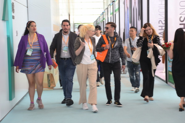 新形勢、新機遇，2025柯橋春季國際紡博會拉開帷幕，全方位展示中國紡織發展的強韌