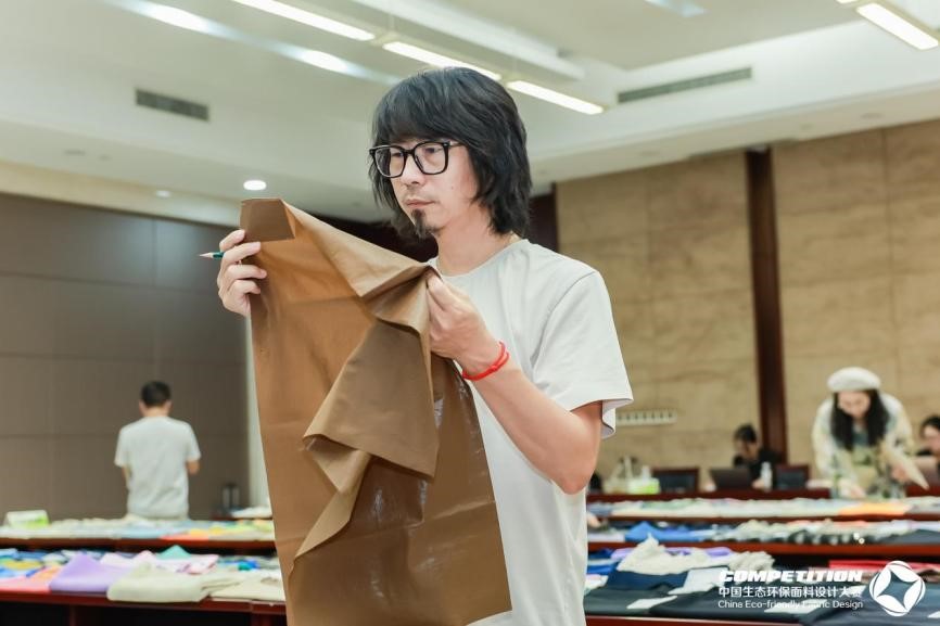 2800款面料“綠動時尚”,2025第八屆中國生態環保面料設計大賽評審會在盛澤舉辦!