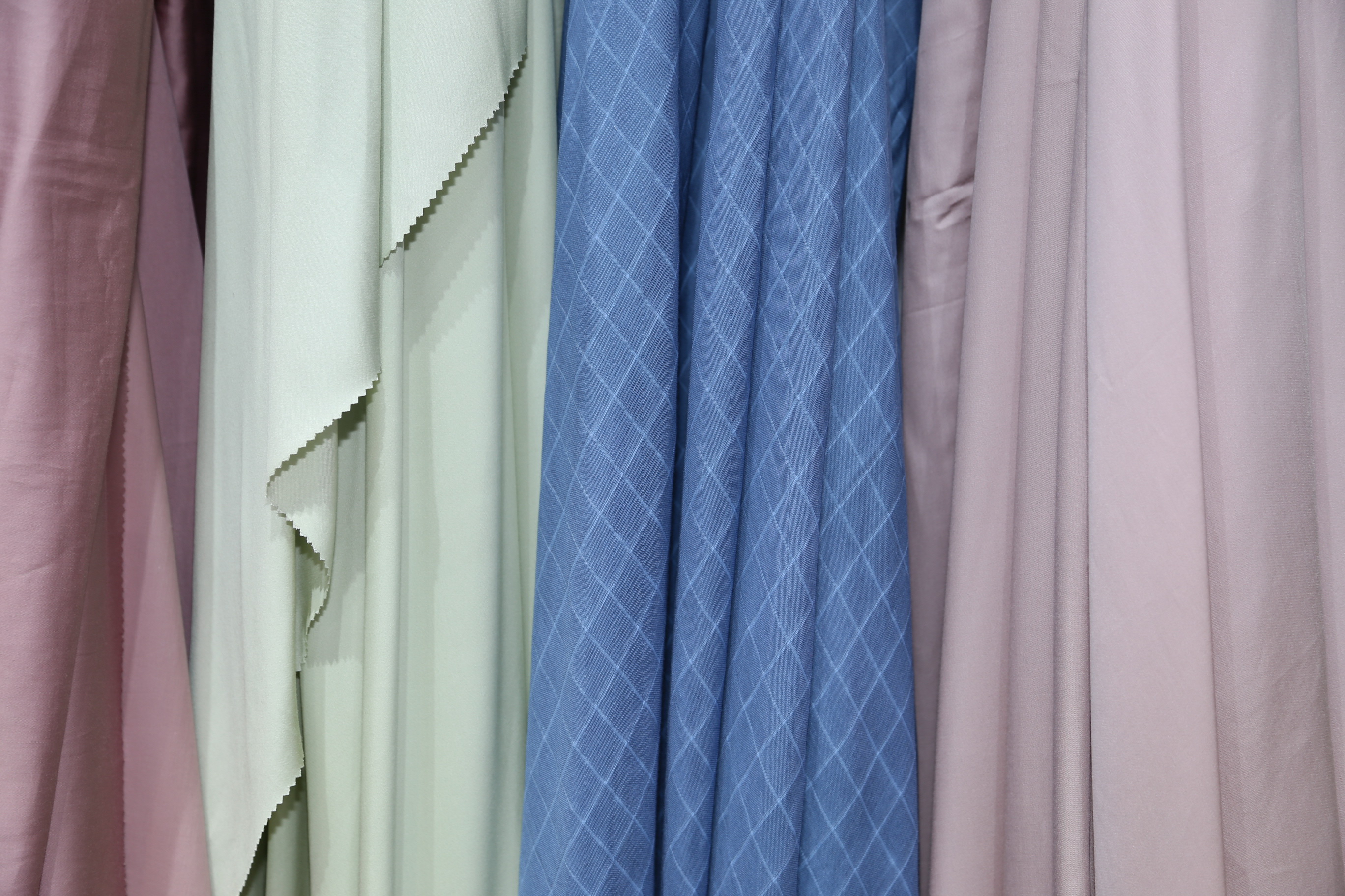 40余家石家莊紡服企業齊聚滬上，成為中紡聯秋季聯展上靚麗的風景線