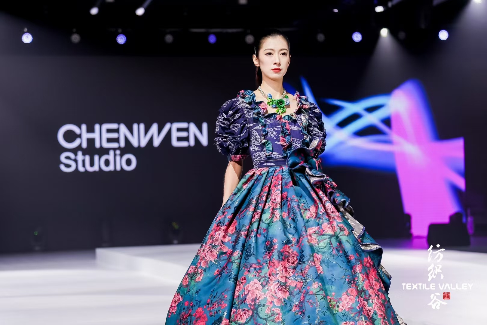 &ldquo;破繭成蝶&rdquo;引領(lǐng)全球時(shí)尚新浪潮--2025中國(guó)（青島）國(guó)際時(shí)裝周璀璨即將啟幕 