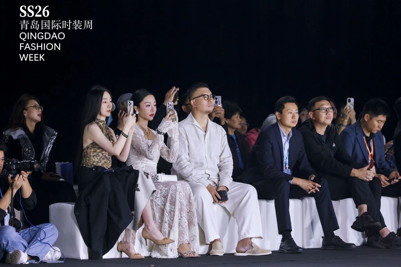 潮涌浮山灣畔 時尚綺夢啟航--2025中國（青島）國際時裝周盛大啟幕！
