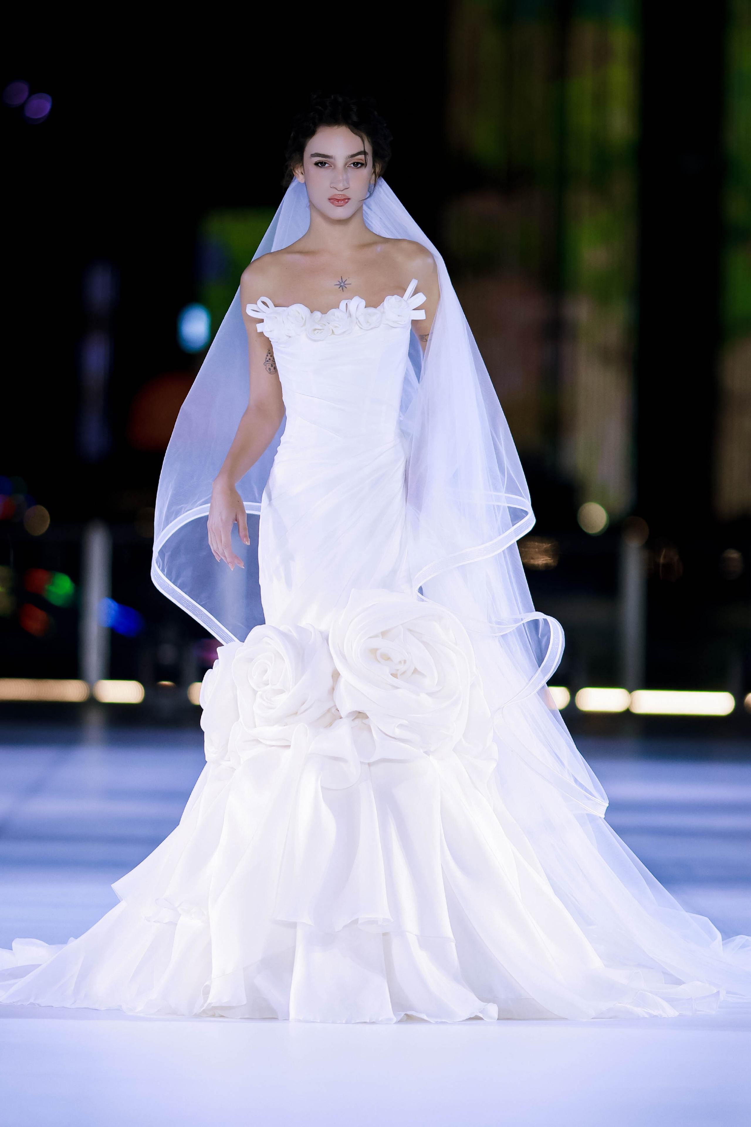 潮涌浮山灣畔 時尚綺夢啟航--2025中國（青島）國際時裝周盛大啟幕！