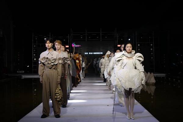 “華秀”璀璨,紡織谷變身老城區時尚秀場