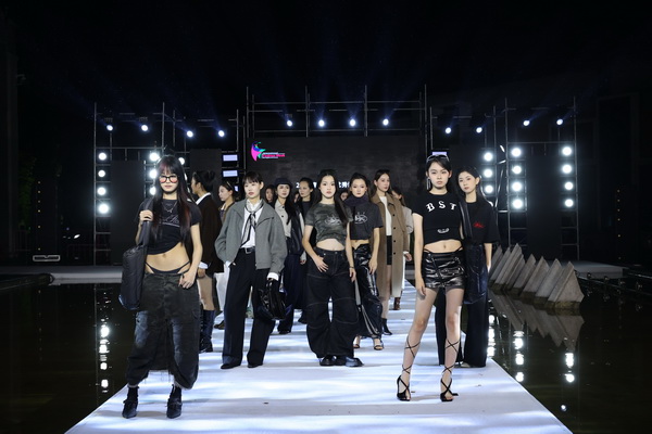 “華秀”璀璨,紡織谷變身老城區時尚秀場