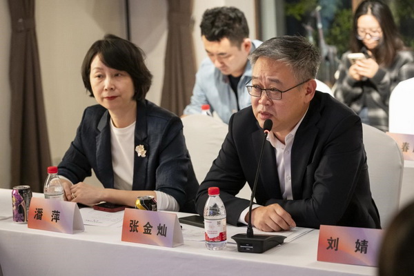  共繪時(shí)尚新藍(lán)圖--&ldquo;2025青島時(shí)尚產(chǎn)業(yè)峰會(huì)&rdquo;圓滿舉行