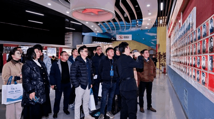 鏈合東西&middot;融創未來，2025紡織服裝產業園區供應鏈高質量發展大會在阿拉爾隆重召開