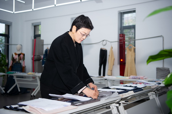 以人才培育為行業注入持久驅動力！第十一屆十佳紡織面料設計師評審會于柯橋舉行