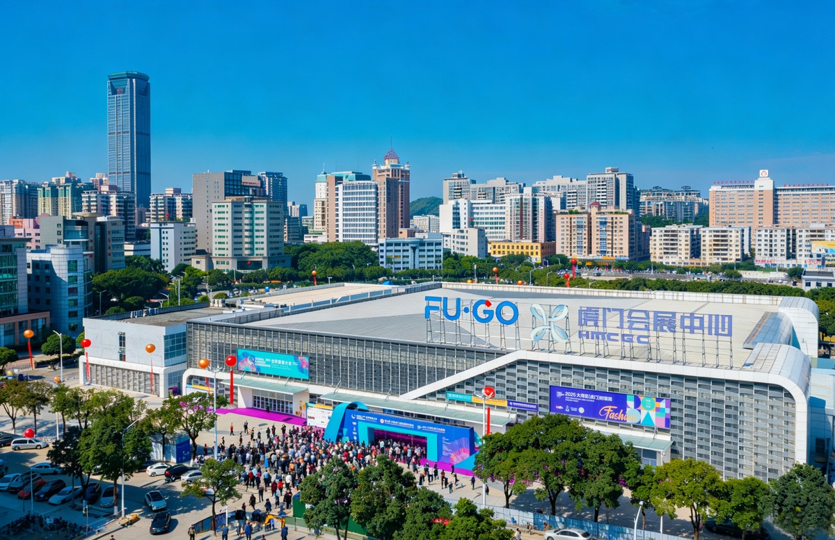 秀展同步即看即訂！虎門服裝品牌2026秋冬發(fā)布訂貨會啟幕